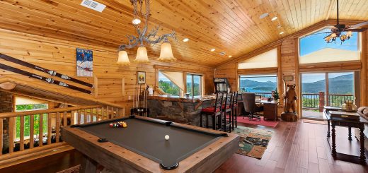 Grandview Lodge big bear game room with pool table