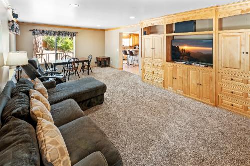 Big Bear Cabin - BraveBull - 0002