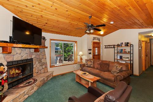 Big Bear Cabin - Freddy'sLakeHouse - 0002